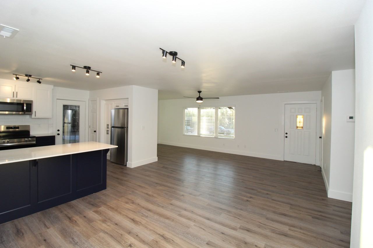 50 E 7th St #1 - Photo 5 of 33
