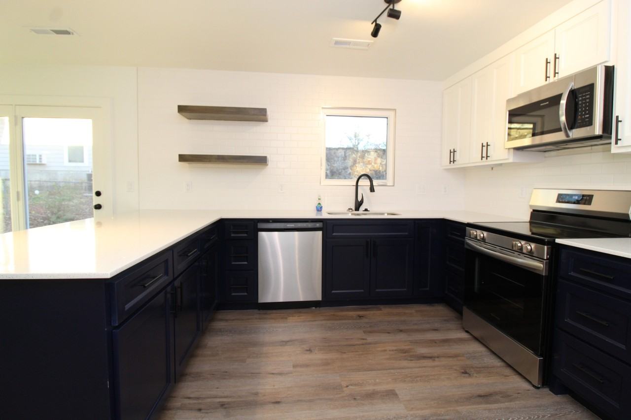 50 E 7th St #1 - Photo 6 of 33