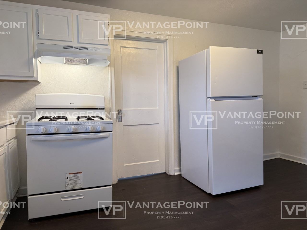 1139 1/2 E Walnut St - Photo 3 of 12