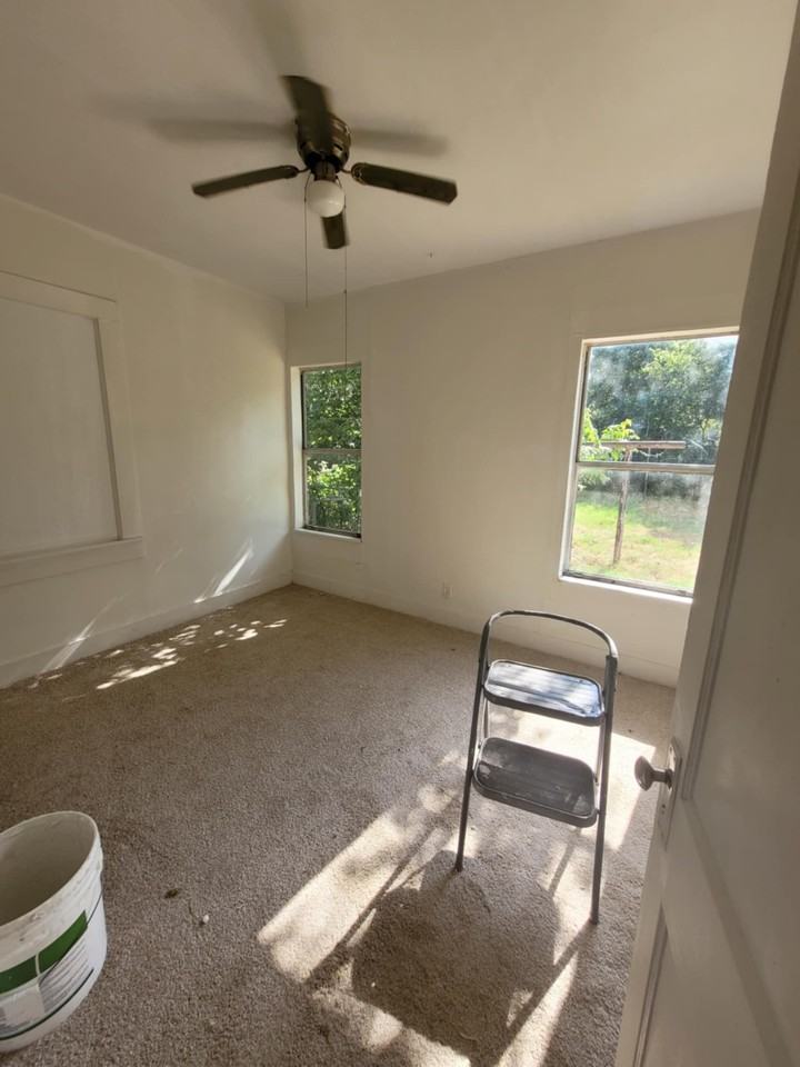 1009 W. Mulberry - House - Photo 5 of 12