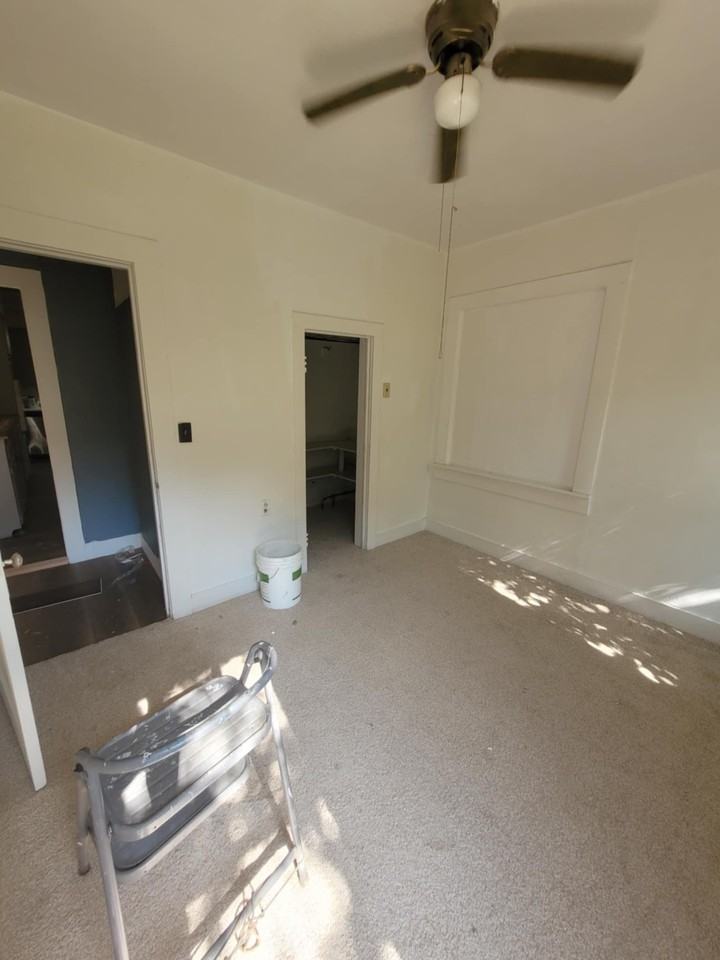 1009 W. Mulberry - House - Photo 6 of 12