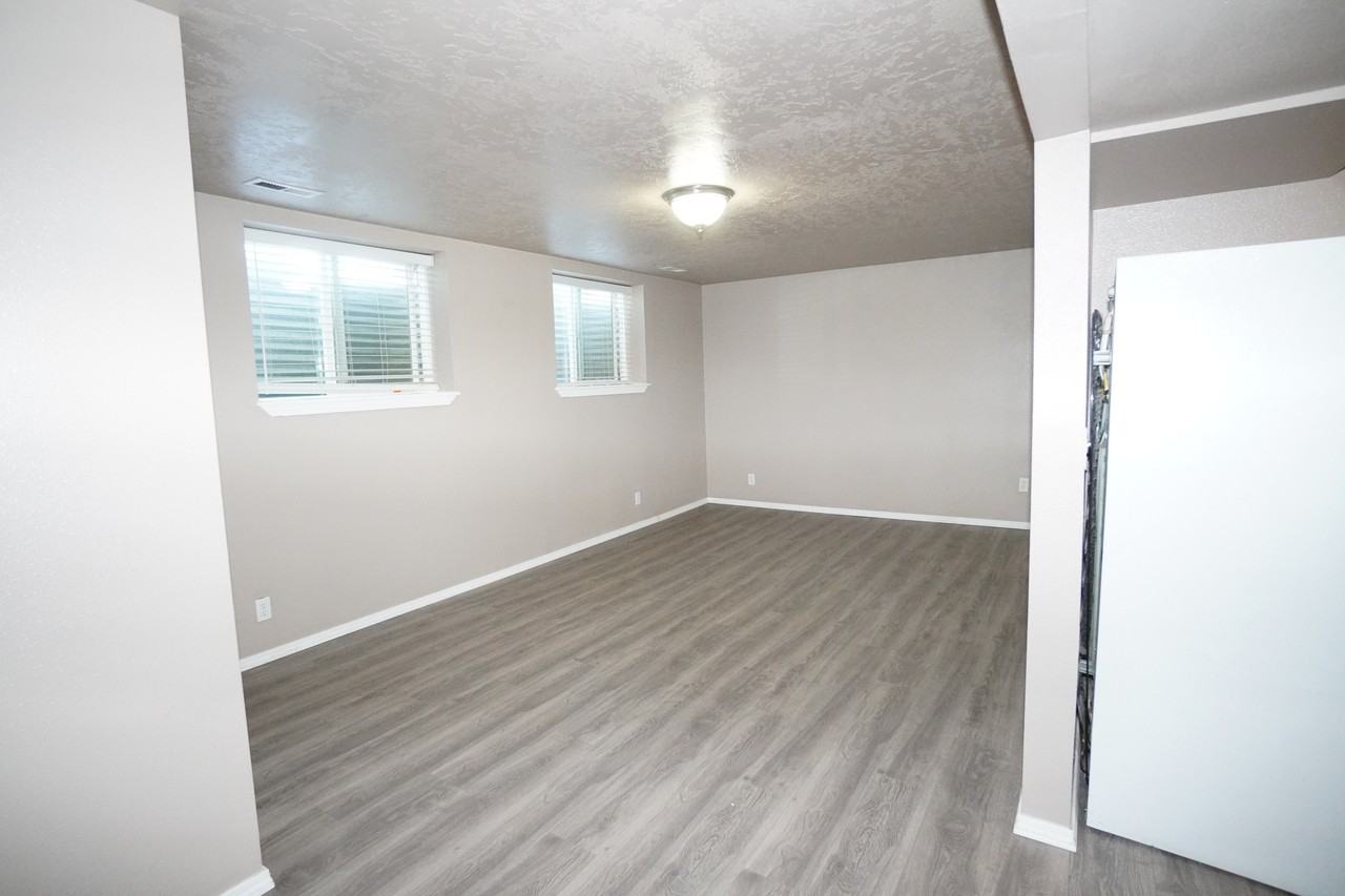 2210 S Owyhee St #1 - Photo 5 of 21