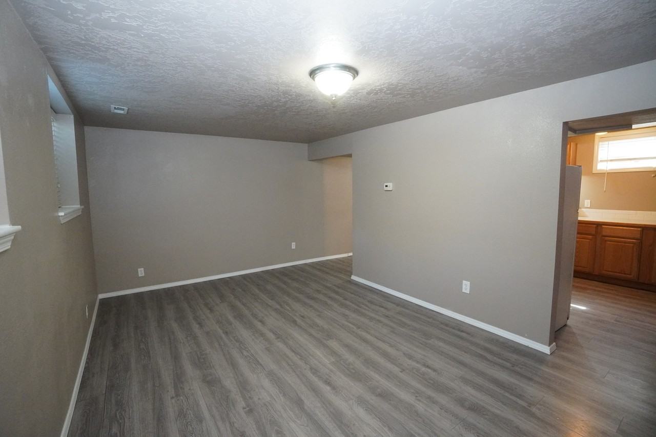 2210 S Owyhee St #1 - Photo 6 of 21