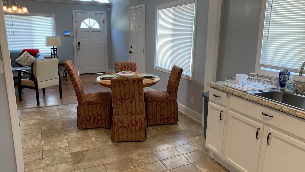 116 E Cornwallis Rd - Photo 4 of 44