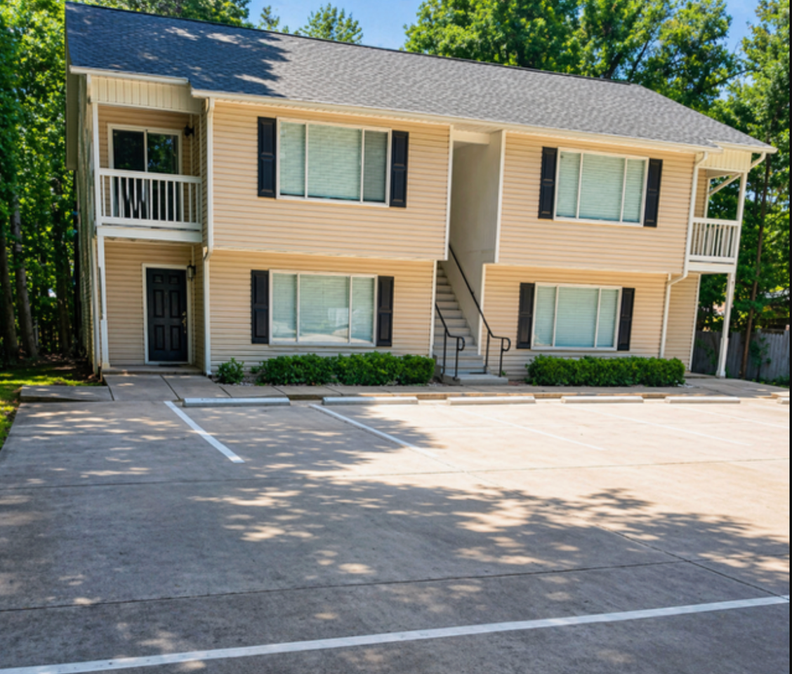 5410 Albemarle Rd - Photo 2 of 34