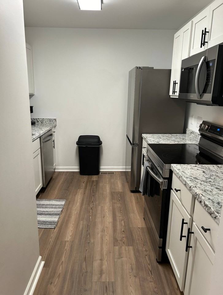 5410 Albemarle Rd - Photo 5 of 34