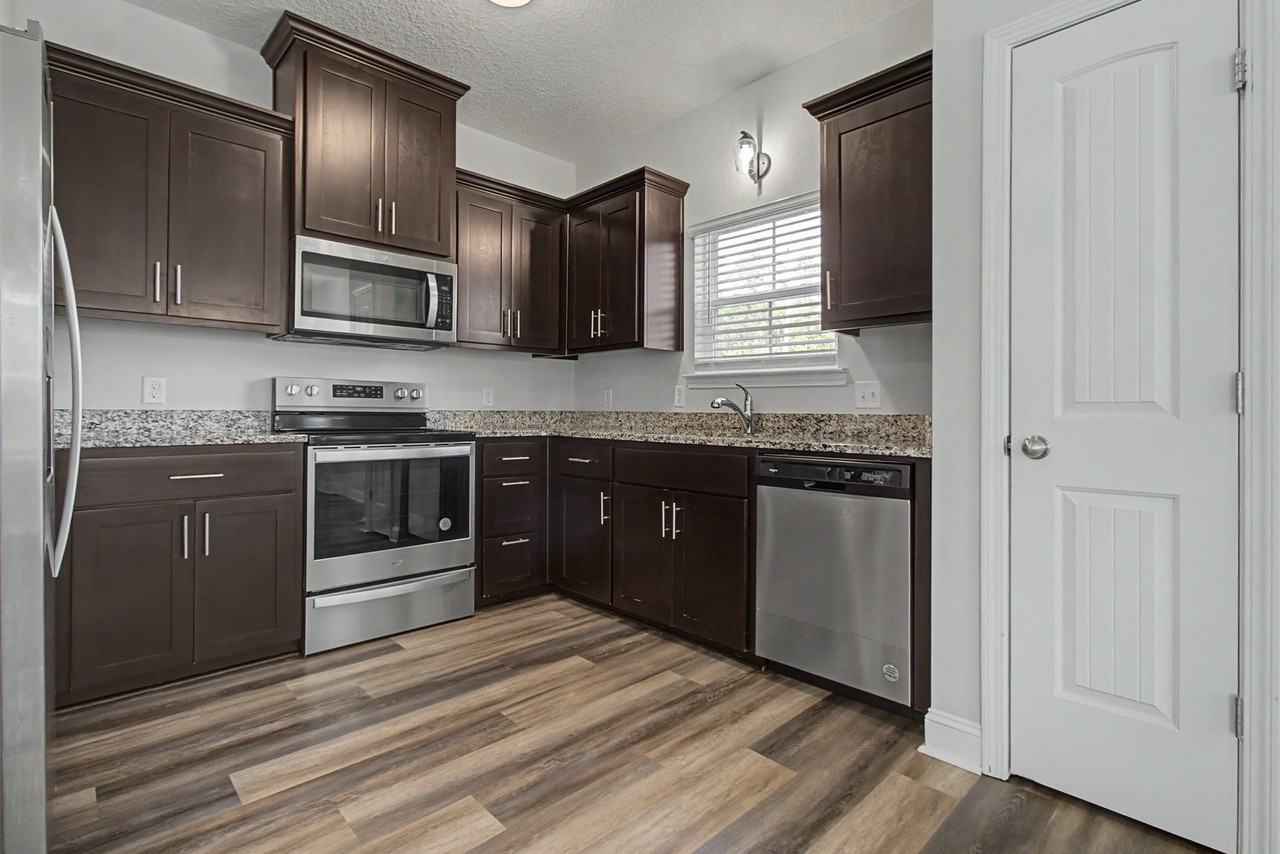 1257 Grayson Ave #1 - Photo 7 of 32