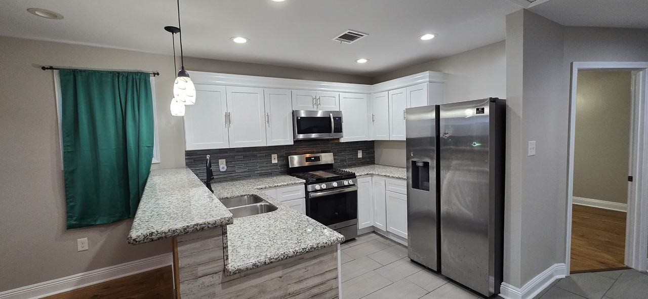 2331 Feliciana St #2331 - Photo 3 of 11