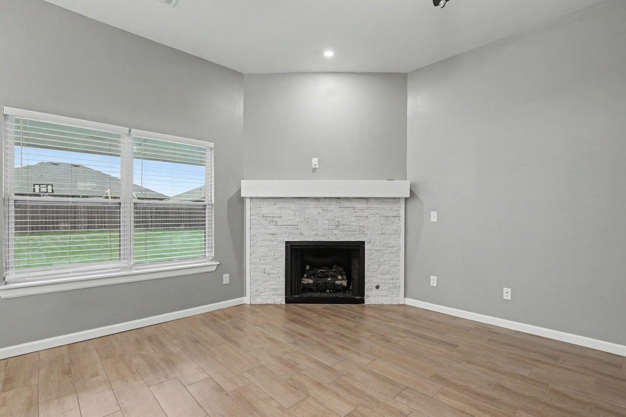 8601 Nw 76th St #1 - Photo 6 of 31