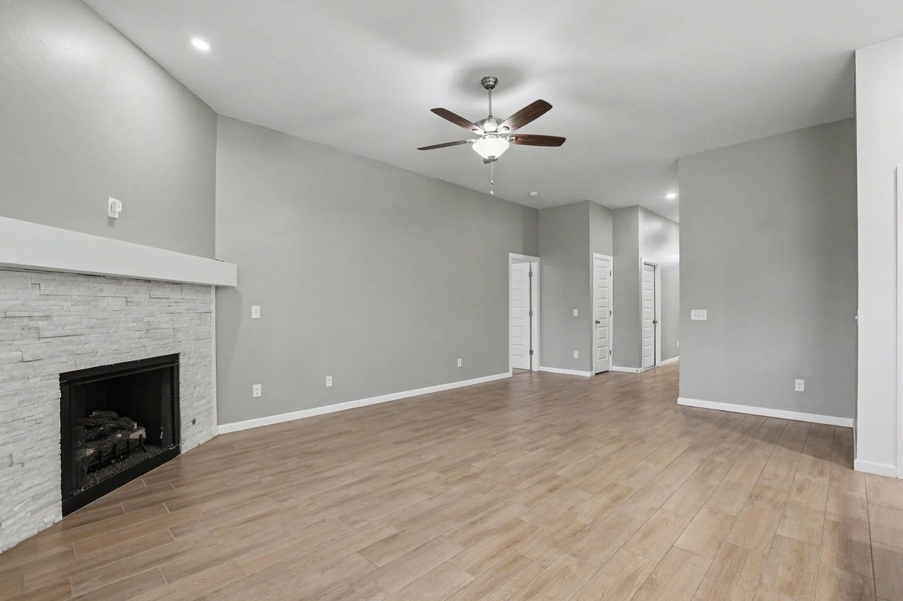 8601 Nw 76th St #1 - Photo 7 of 31