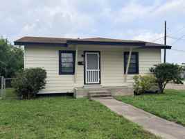 featured image of 8206 Vetters Dr #1