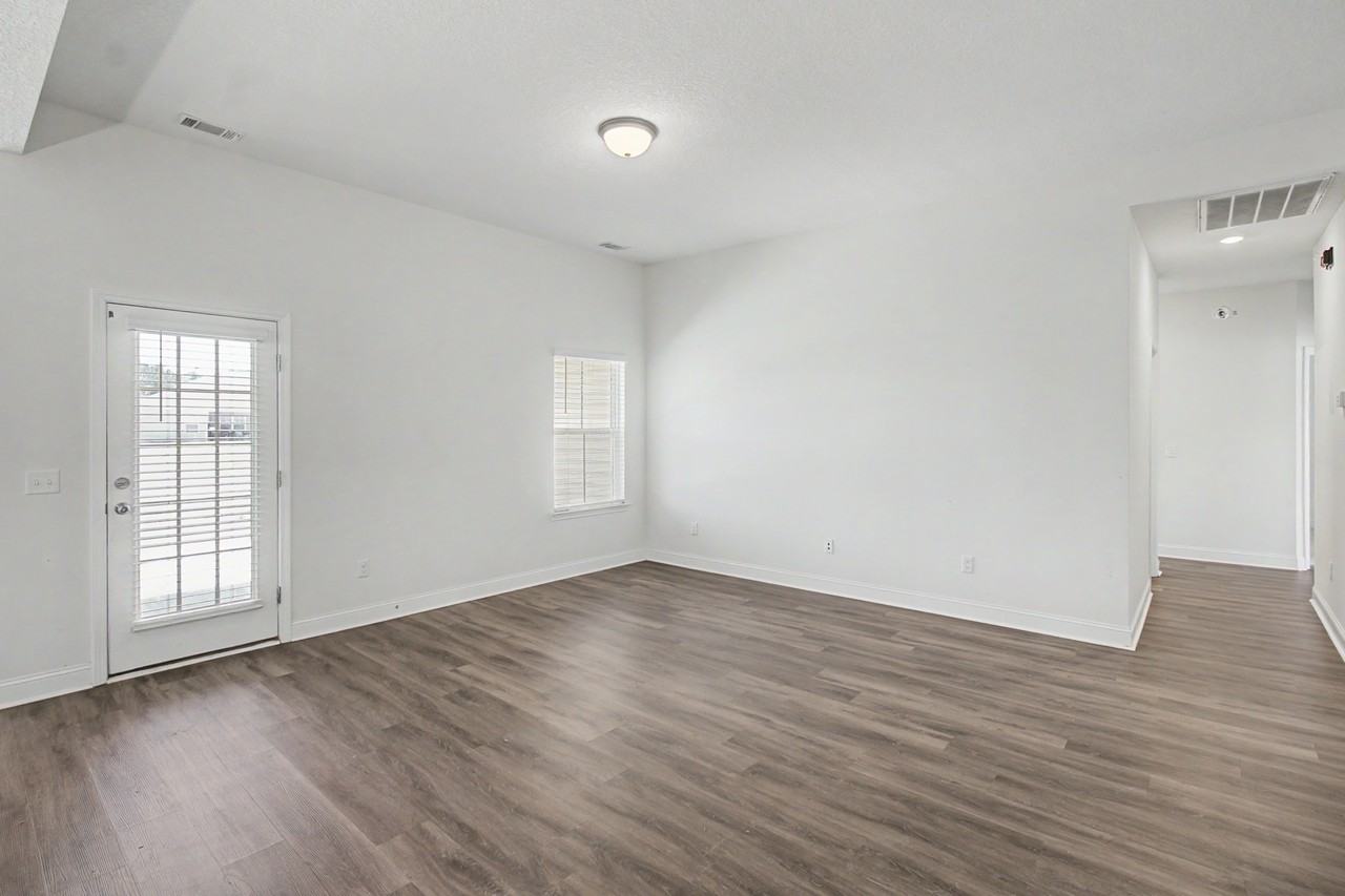364 Abode Ave #1 - Photo 5 of 36
