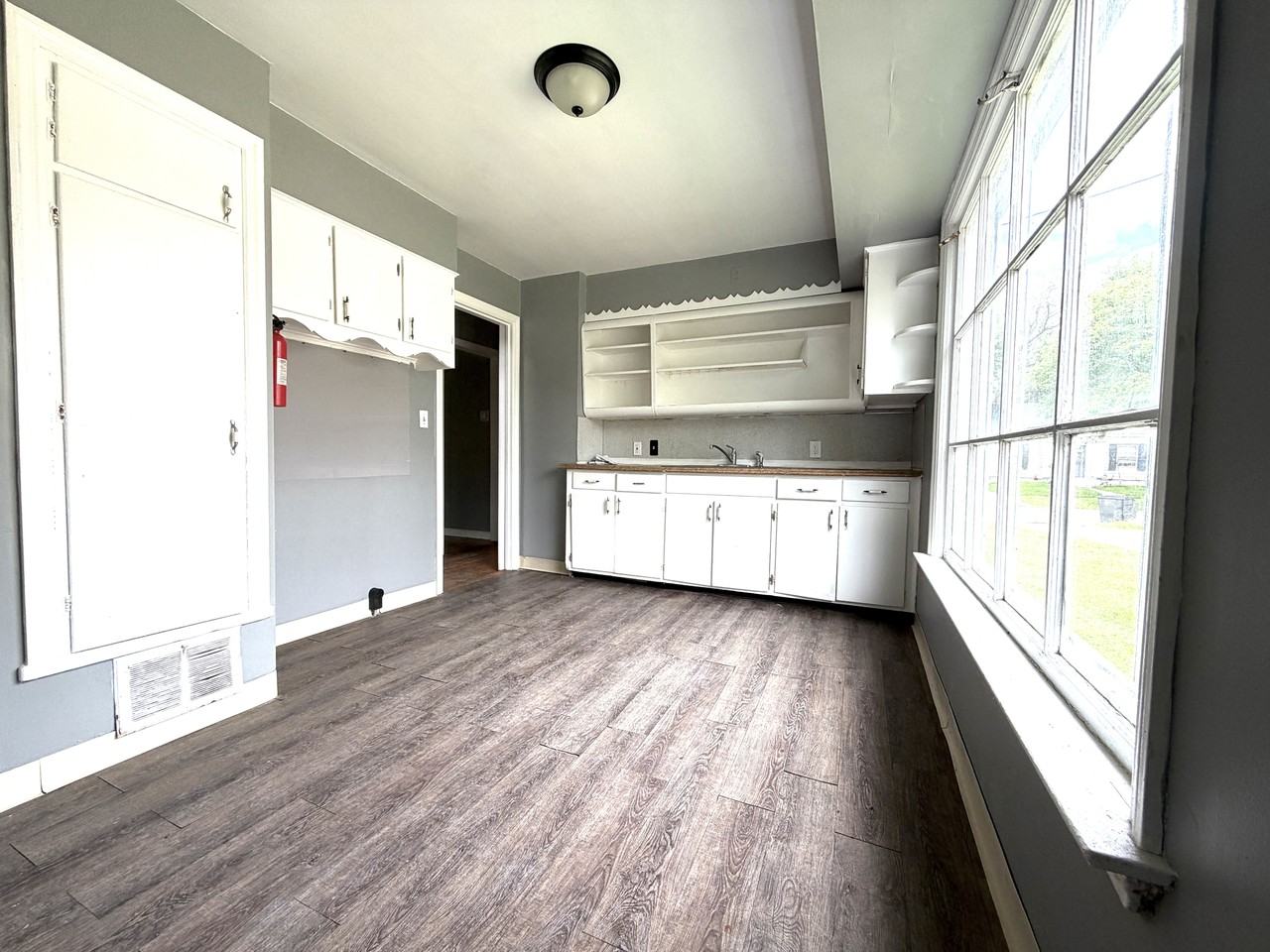 1486 Lavender Ave #1 - Photo 3 of 8