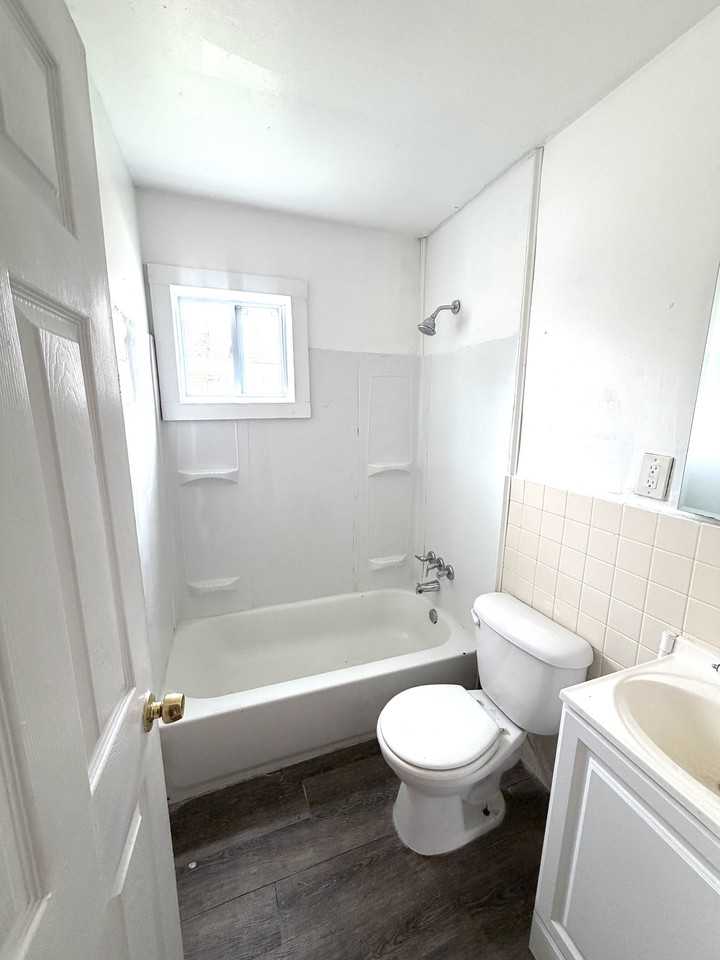 1486 Lavender Ave #1 - Photo 6 of 8