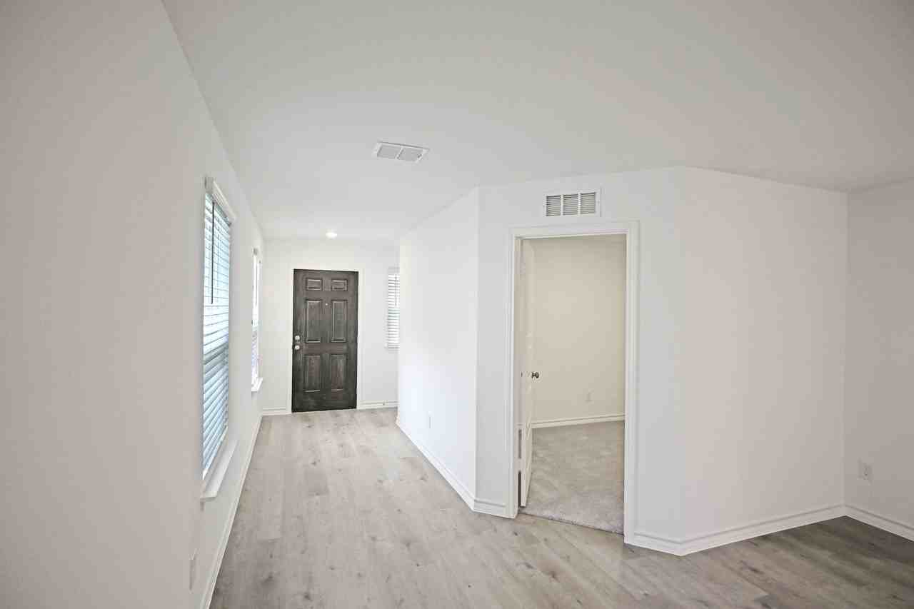 951 Bluegrass Pt #1 - Photo 3 of 50