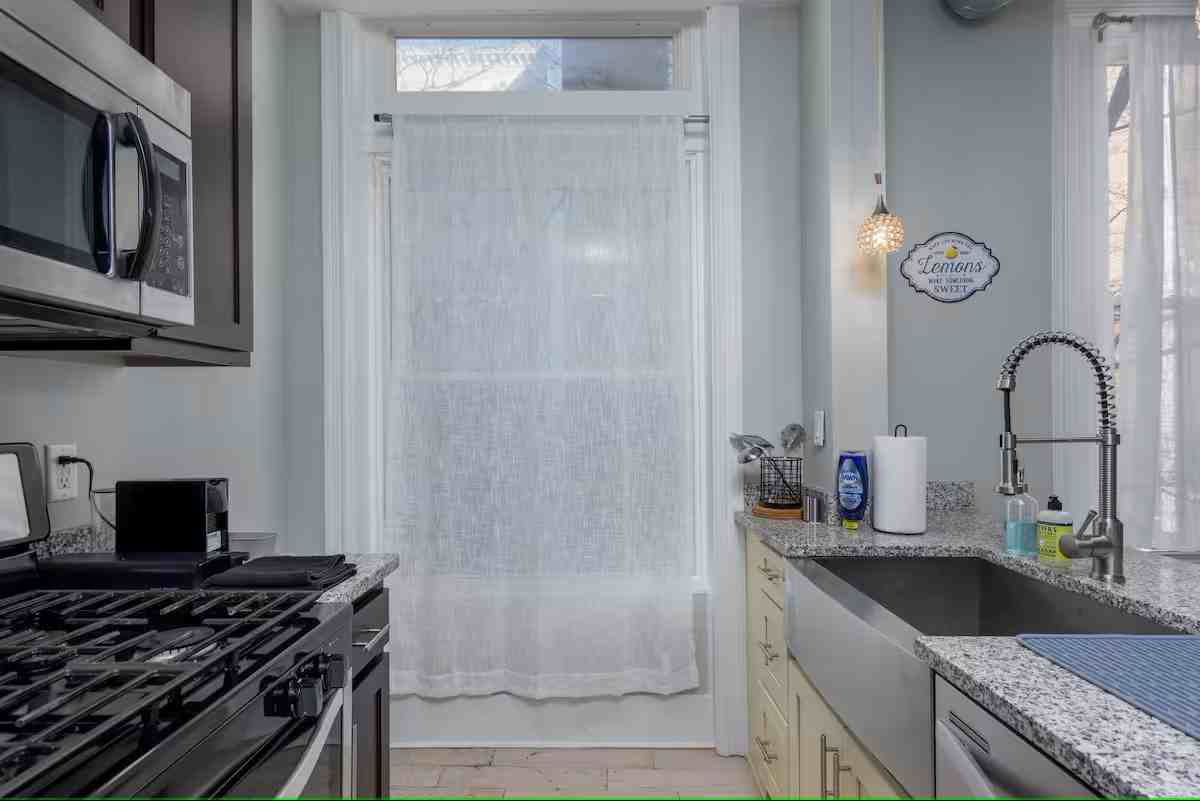 306 N 2nd St #1 - Photo 5 of 11