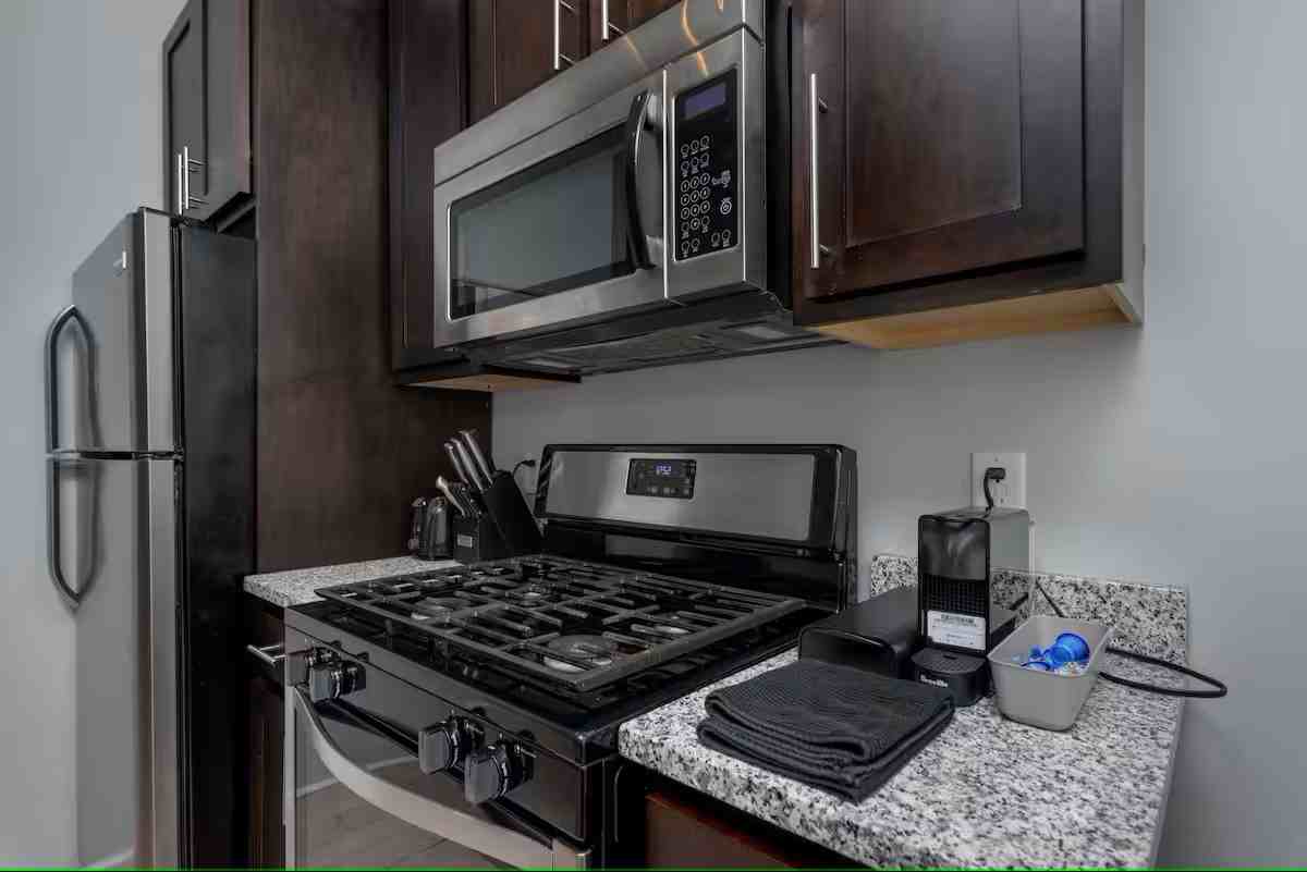 306 N 2nd St #1 - Photo 6 of 11