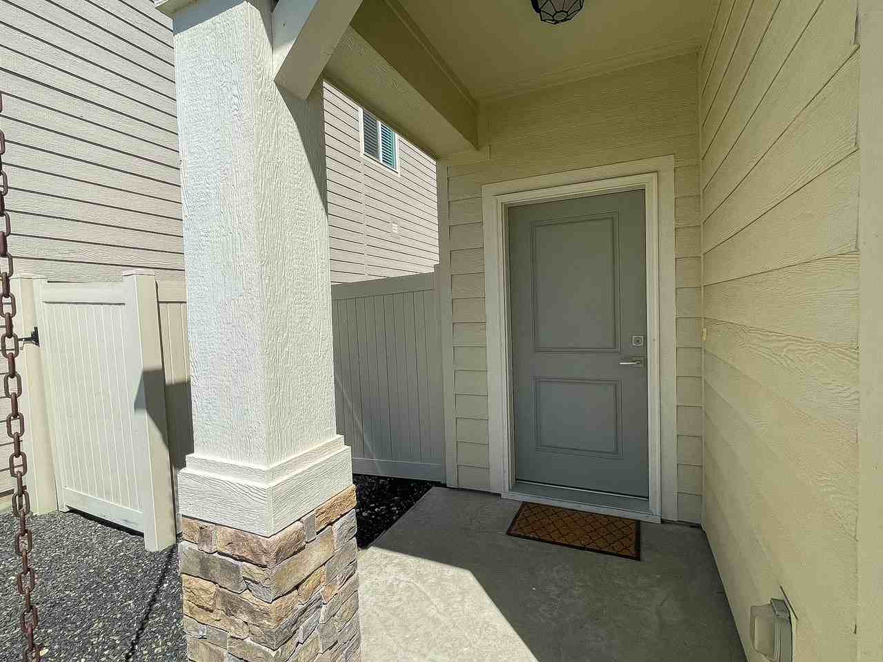 2592 E Blackstone Dr #1 - Photo 3 of 42