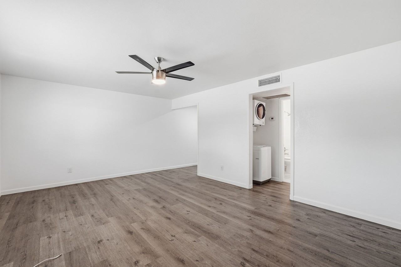 1329 N 48th St #5 - Photo 4 of 16