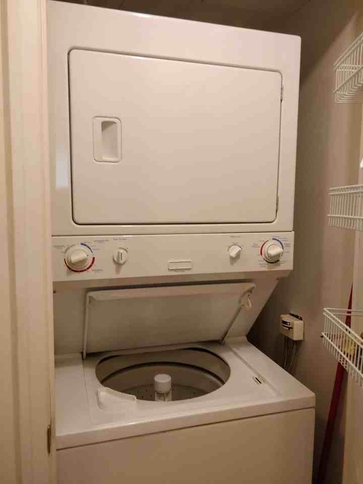 25 Carlton Street - Photo 5 of 7