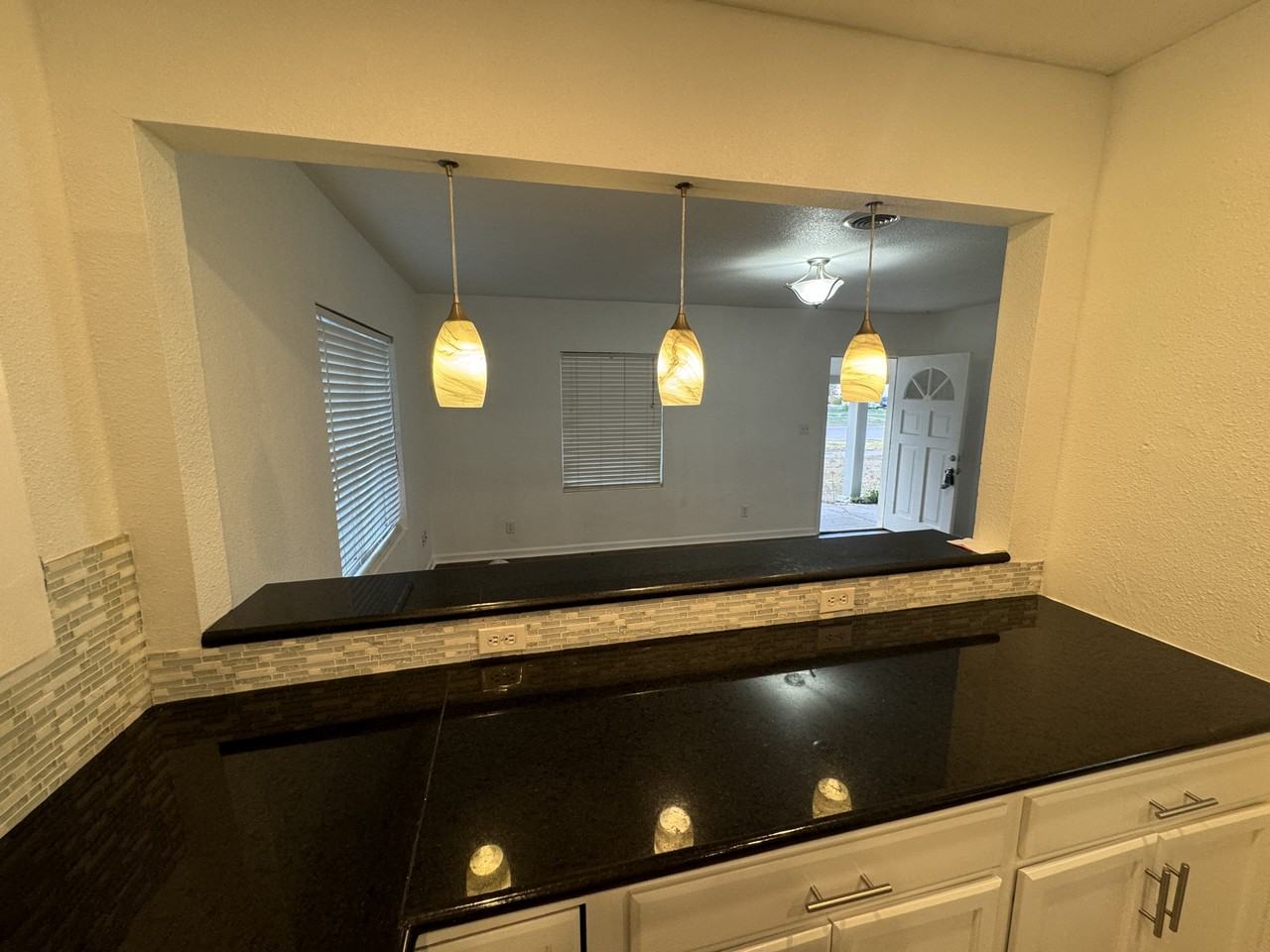 805 W Quay Ave #1 - Photo 3 of 10