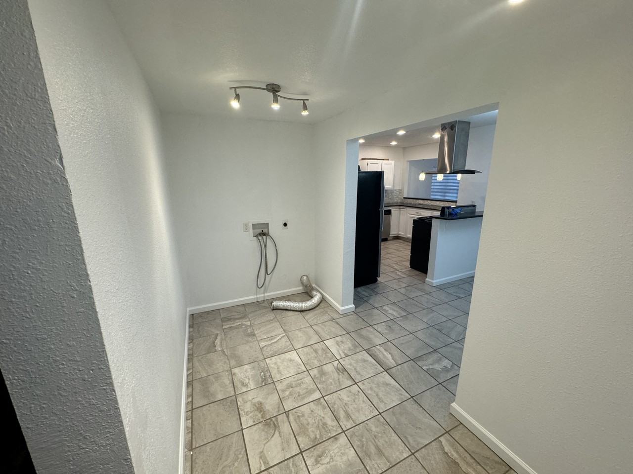 805 W Quay Ave #1 - Photo 5 of 10