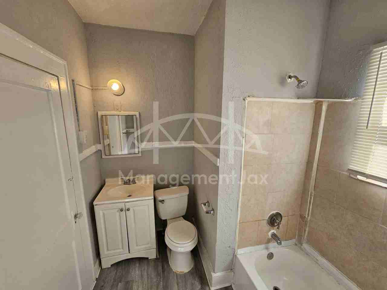 528 W 25th St #1 - Photo 6 of 11