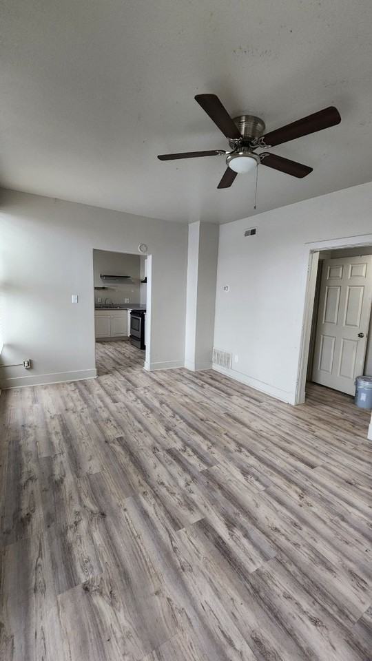 105 S Harriet Ave #4 - Photo 4 of 13