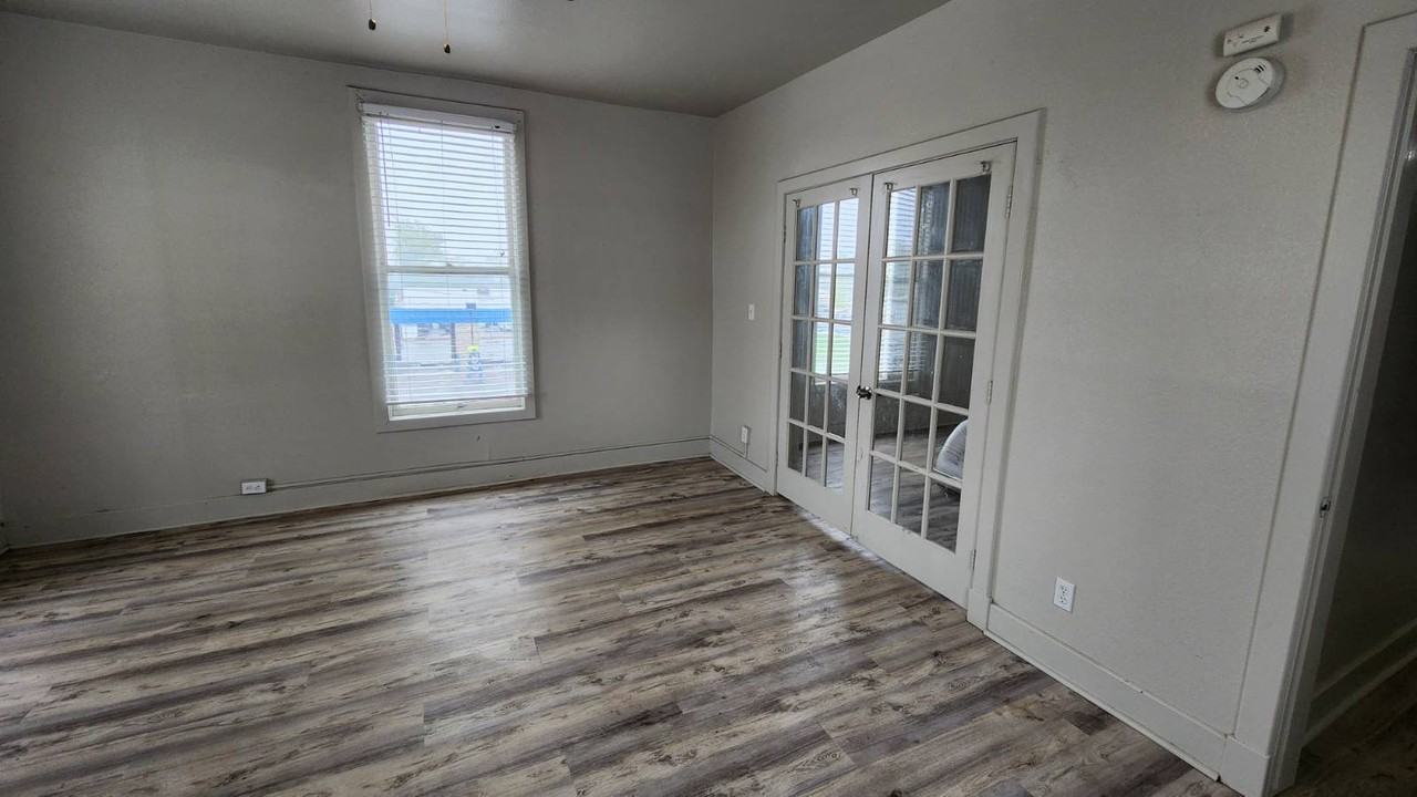 105 S Harriet Ave #4 - Photo 7 of 13