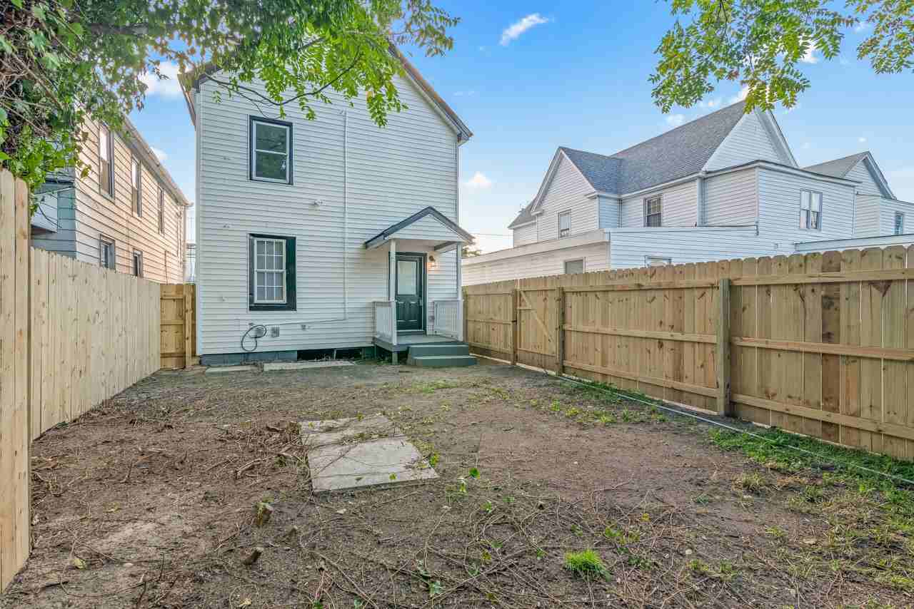 2104 Marshall Ave #1 - Photo 7 of 10