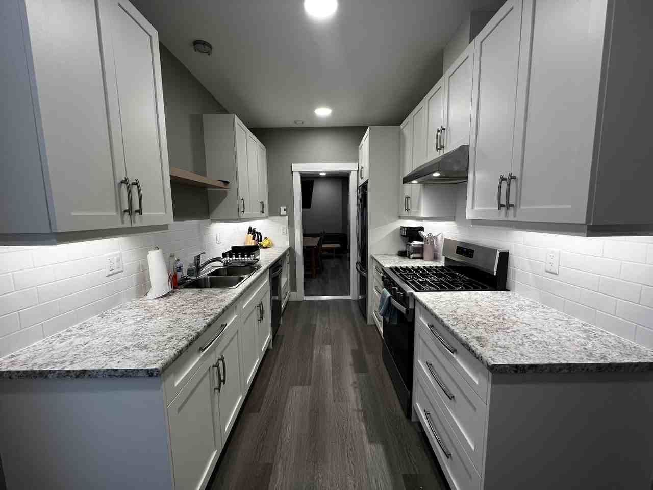 600 Hillcrest Ave #4 - Photo 4 of 13
