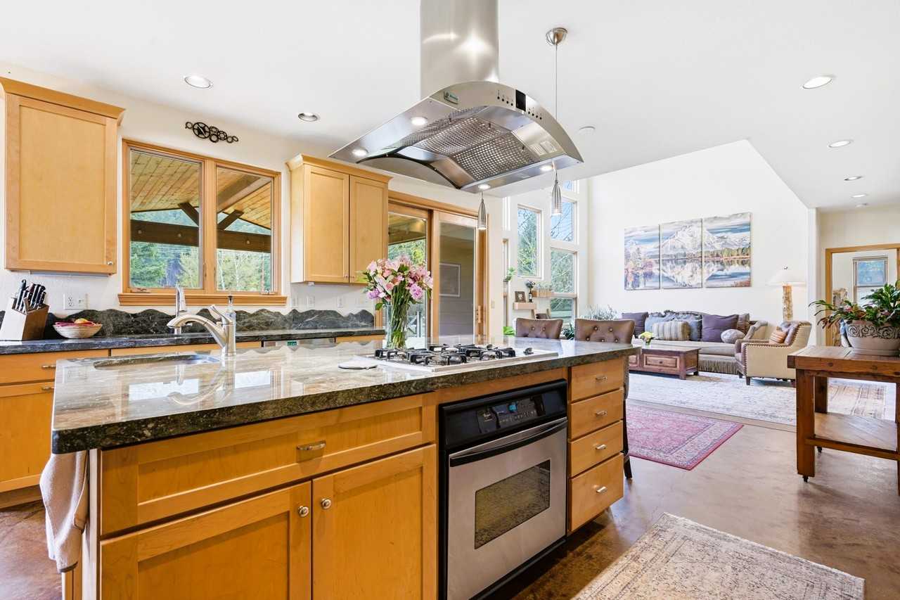 81 Elmgreen Ln #1 - Photo 6 of 28