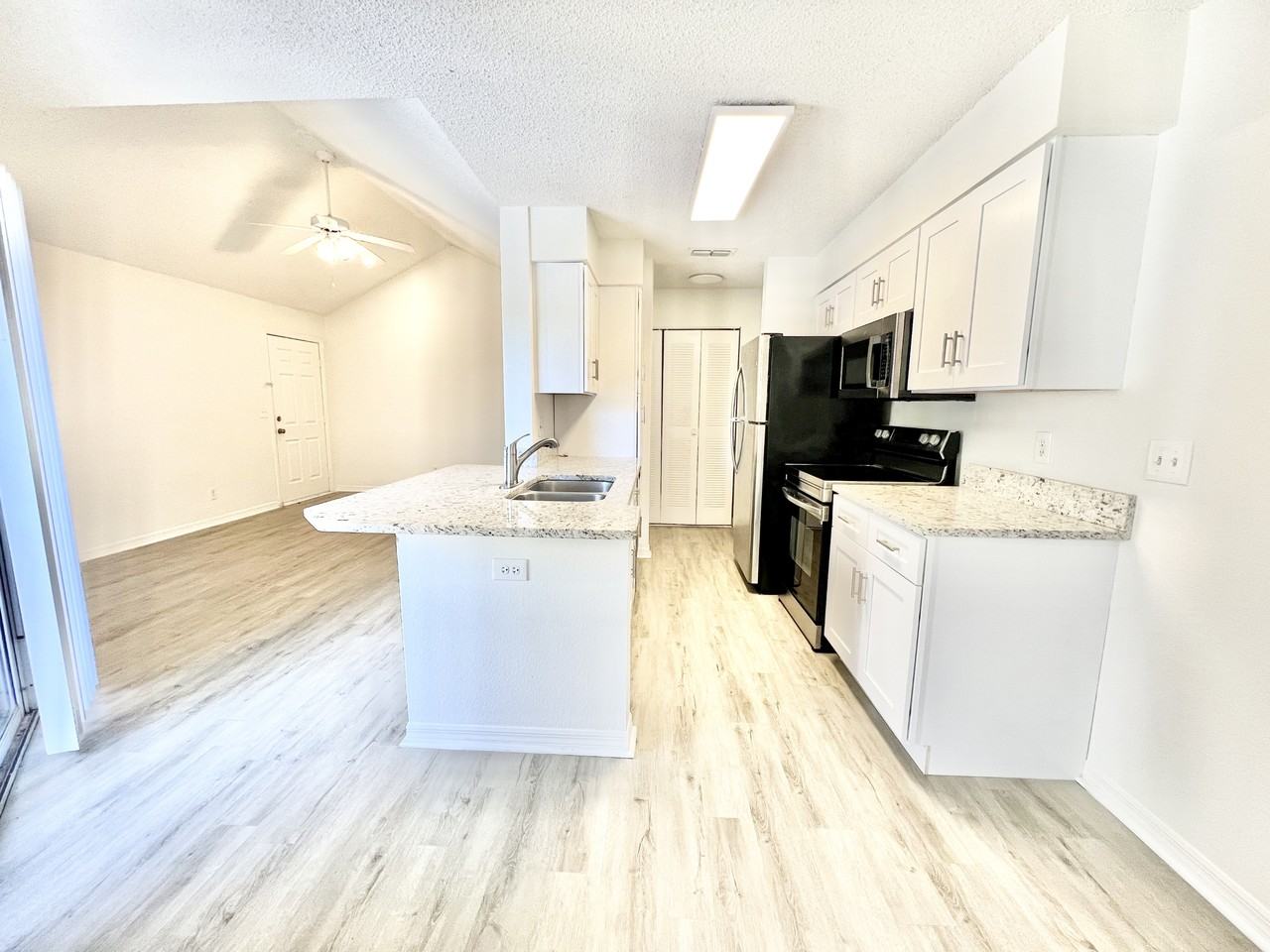 1065 S Hiawassee Rd #1 - Photo 4 of 11