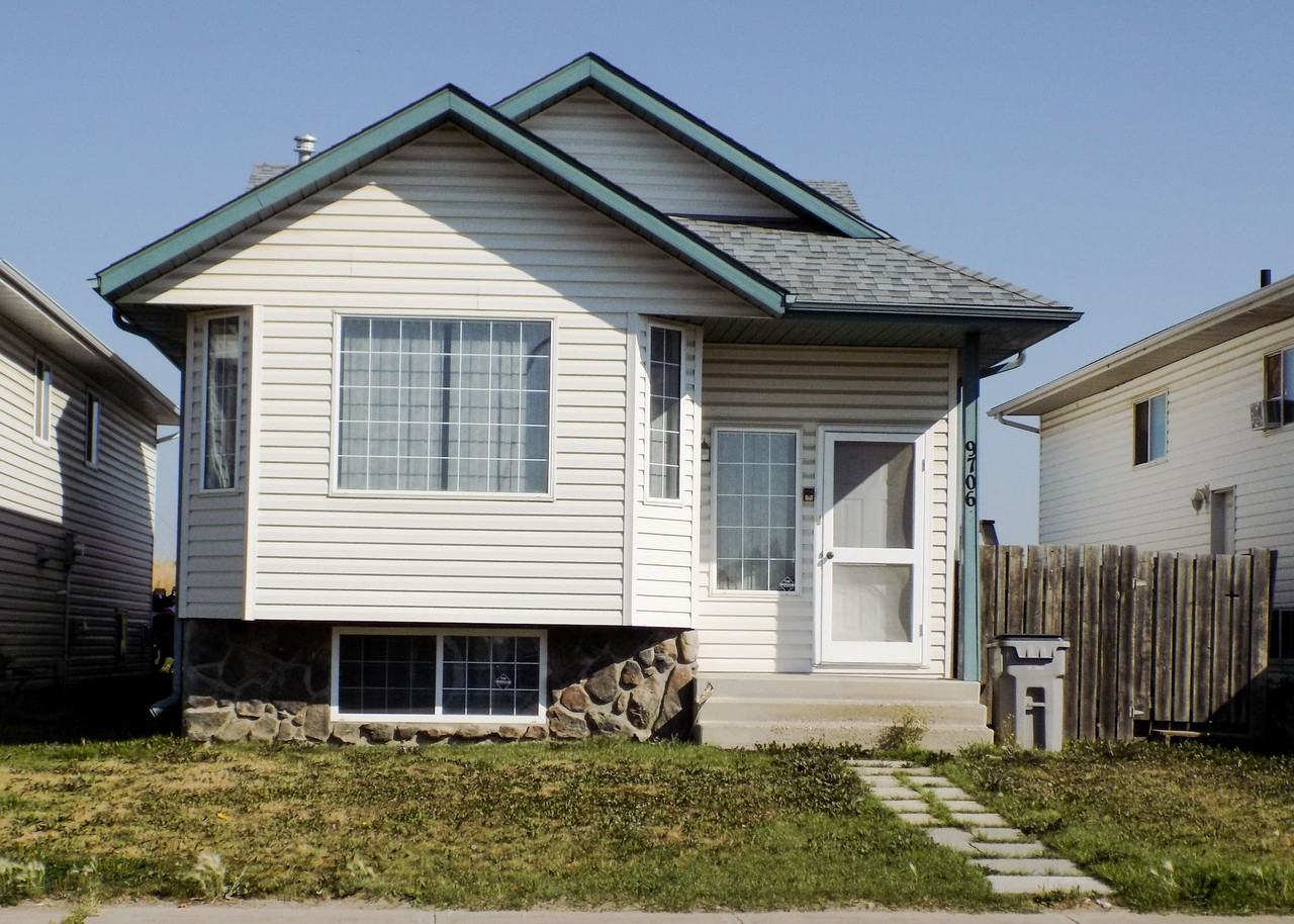 9706 126 Ave - Photo 2 of 16