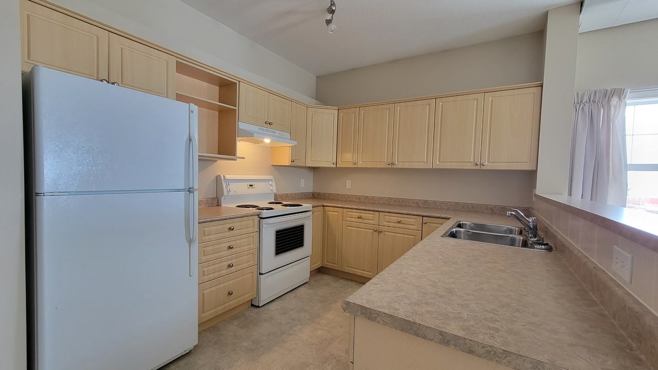 9914 101 Avenue - 101Corner - Legacy #101 - Photo 3 of 21