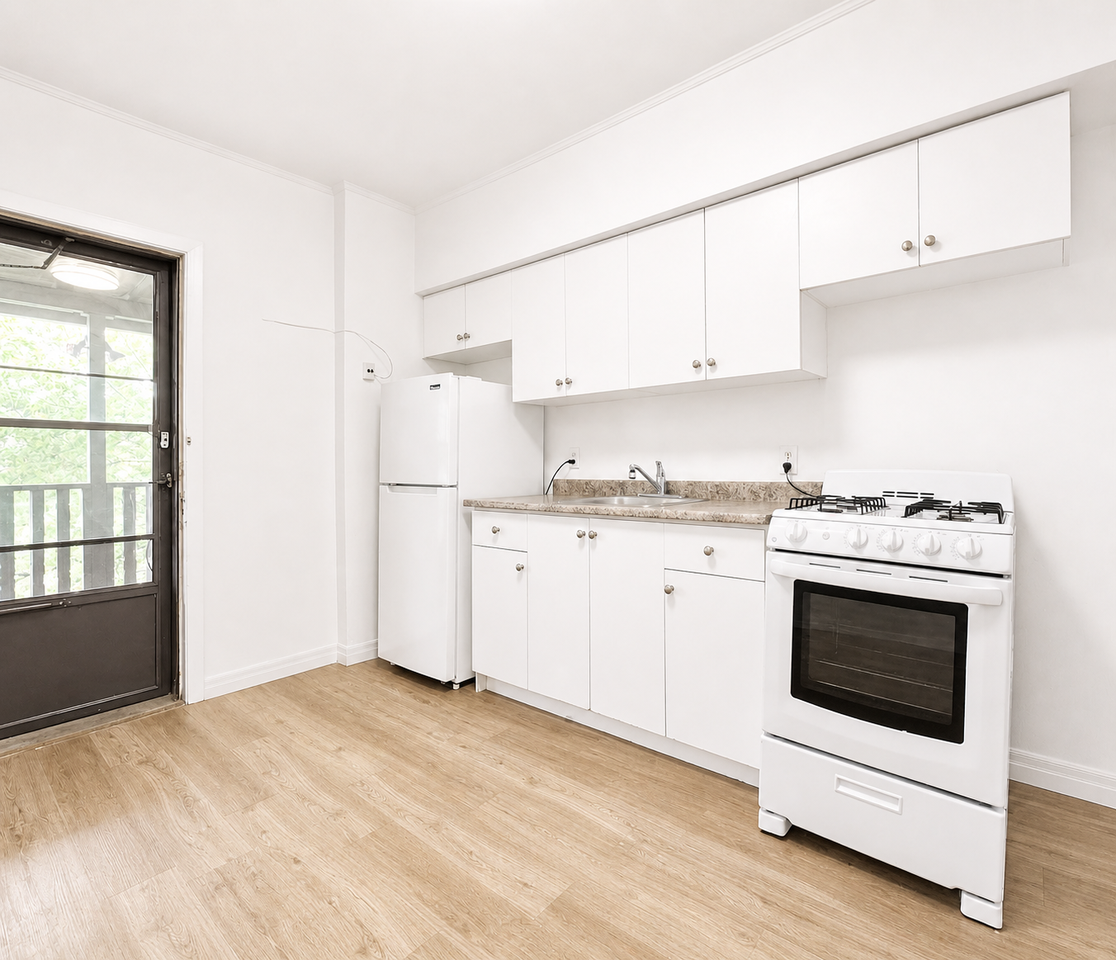 983 Barton St E #983-4 - Photo 4 of 10
