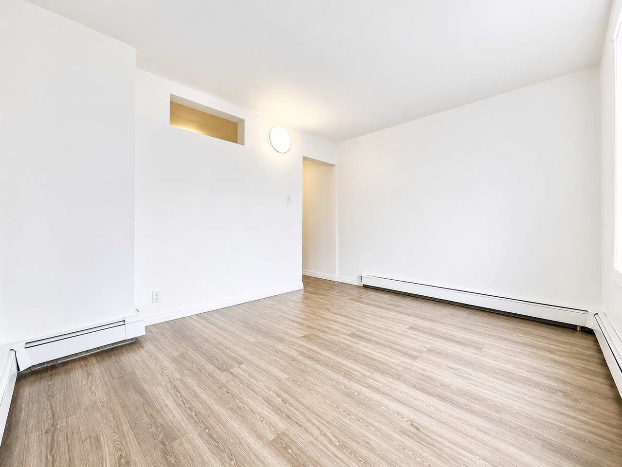 983 Barton St E #983-4 - Photo 6 of 10