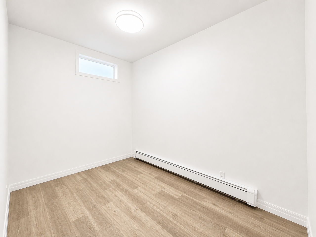 983 Barton St E #983-4 - Photo 7 of 10