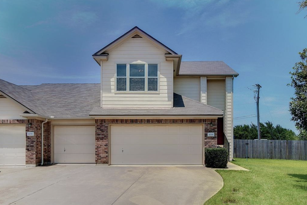 1039 Janae Ct #1 - Photo 2 of 12