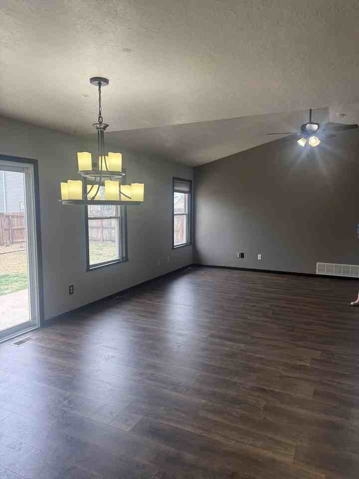 804 5th St #1 - Photo 3 of 20