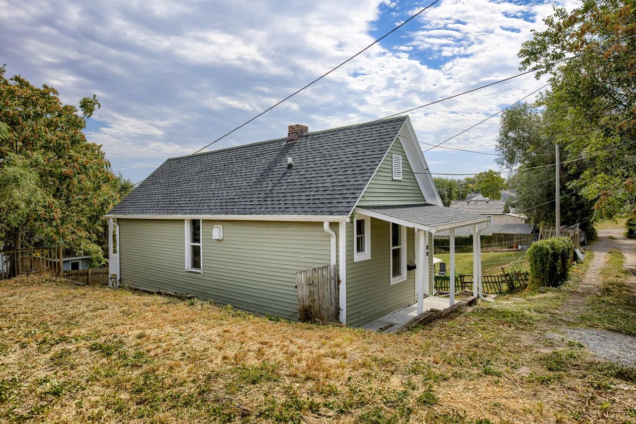 1240 S 15th St - Back House #BACK - Photo 4 of 26