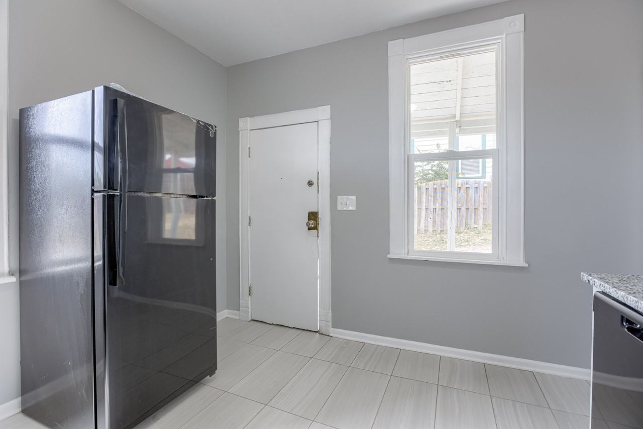 1240 S 15th St - Back House #BACK - Photo 7 of 26