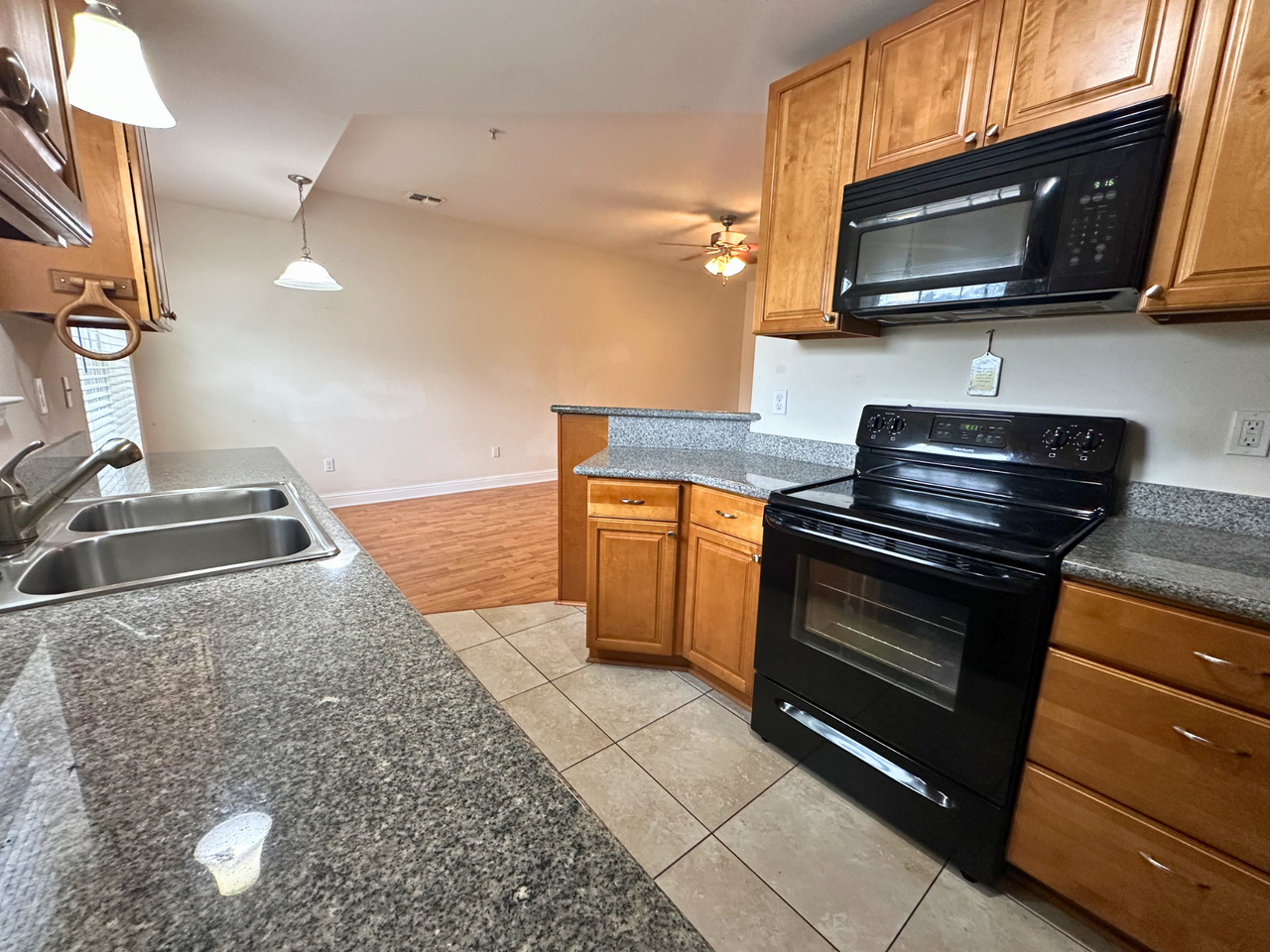 2661 Rue Palafox - 4 #4 - Photo 2 of 31