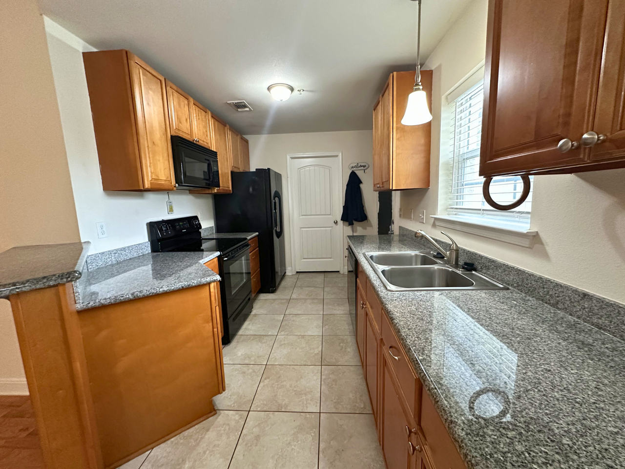 2661 Rue Palafox - 4 #4 - Photo 3 of 31