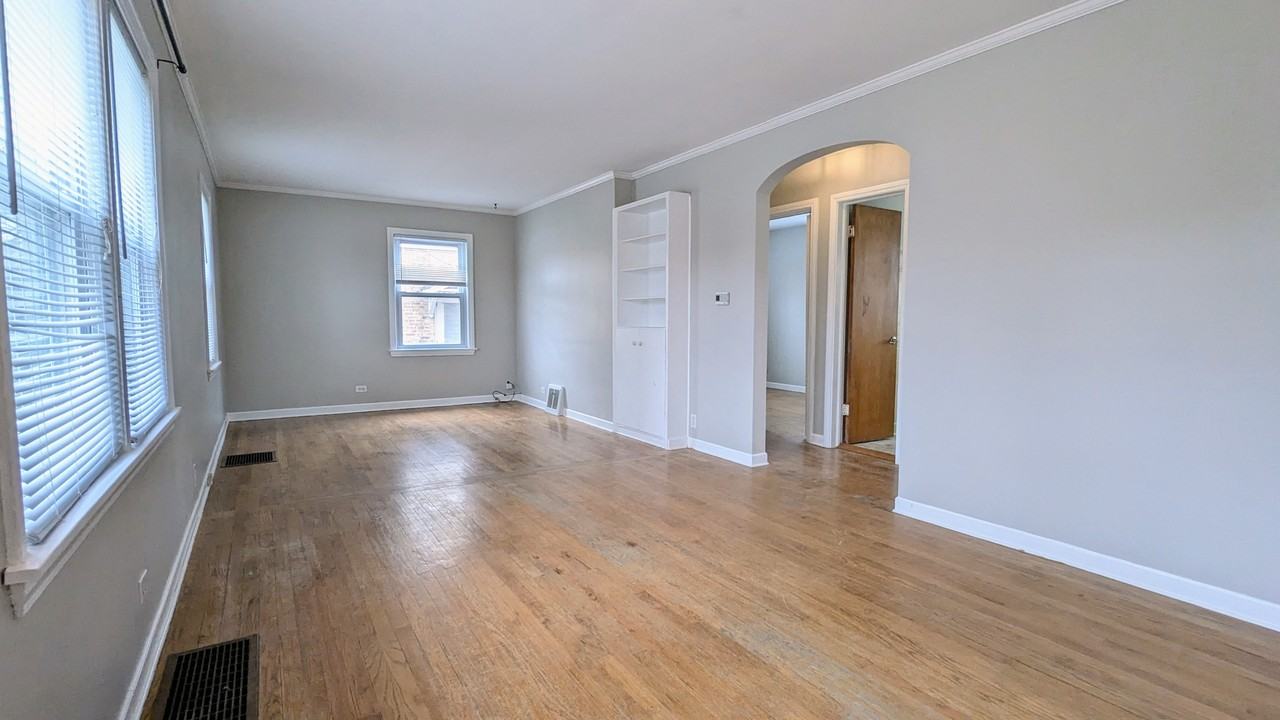 514 N Emerson St #1 - Photo 3 of 30