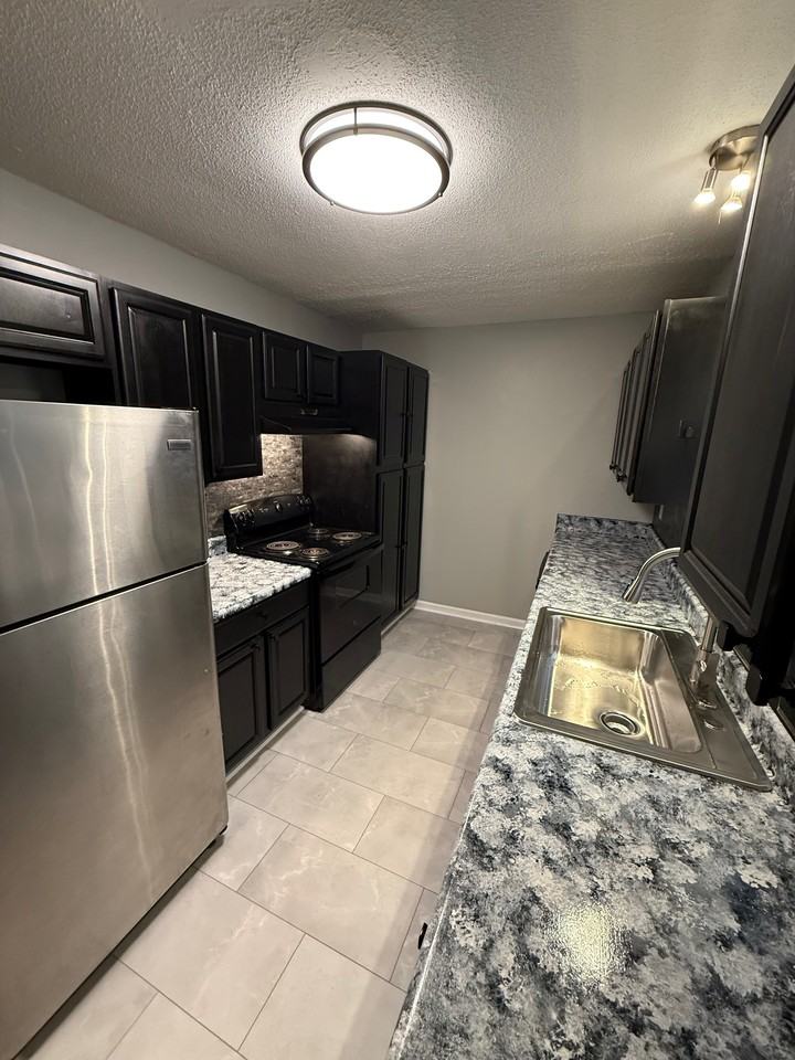 2011 Windroe Dr #1 - Photo 7 of 20