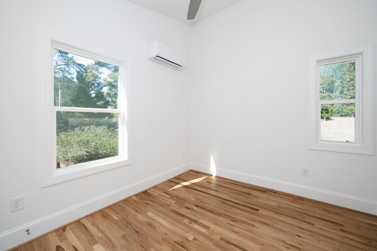 1749 Crest Rd #1 - Photo 5 of 9