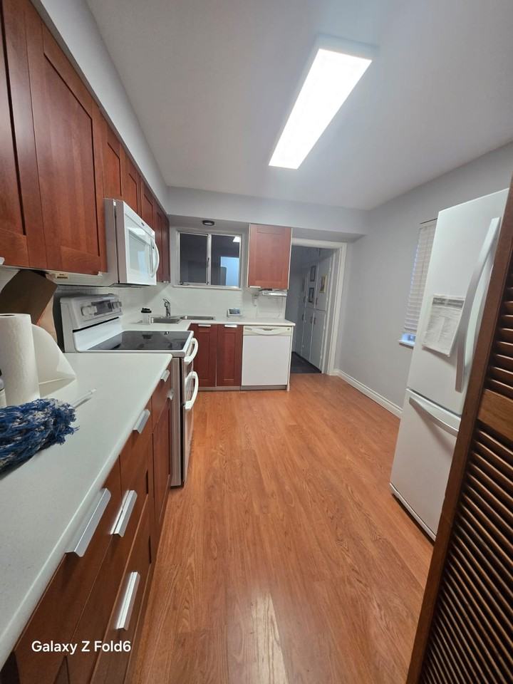 10995 64 Ave #1 - Photo 2 of 17
