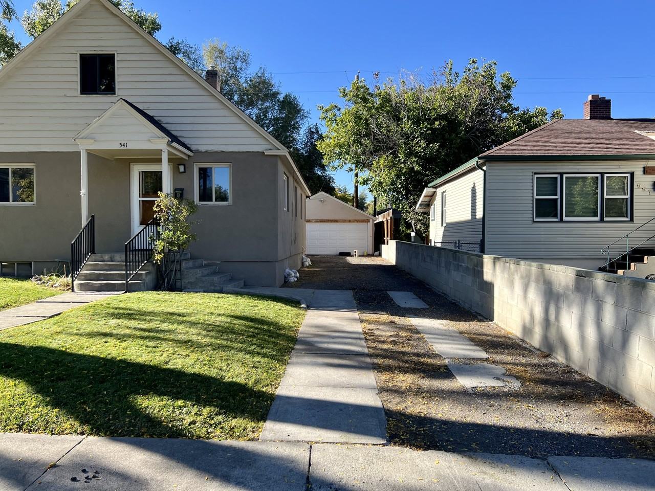 541 Oak St - Photo 2 of 45