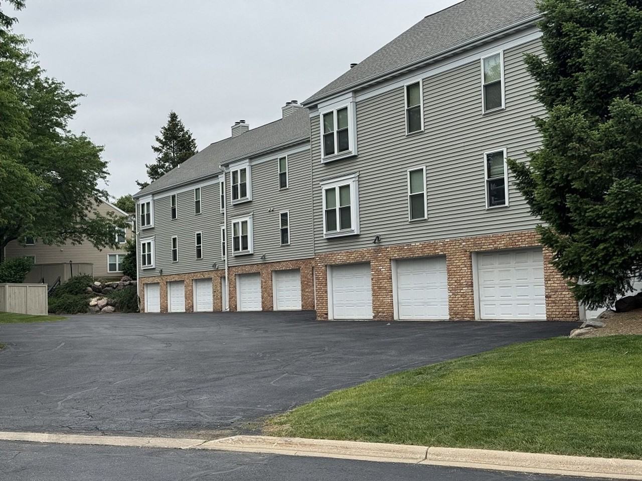 High Point Commons Apartments - Photo 5 of 34